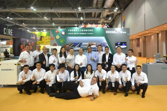 9月5日至7日，為期3天的“香港亞洲國際水果蔬菜展覽會”在香港亞洲國際博覽館隆重舉行。作為亞洲最大、也是唯一面向新鮮水果蔬菜的專業展會，“香港亞洲國際果蔬展”歷經多年發展，已成為世界果蔬行業的頂級盛會之一。參加本屆展會的都是來自全球領軍生鮮果蔬企業的行業領袖和精英，許多國家企業巨頭亮相果蔬展，參觀人數也