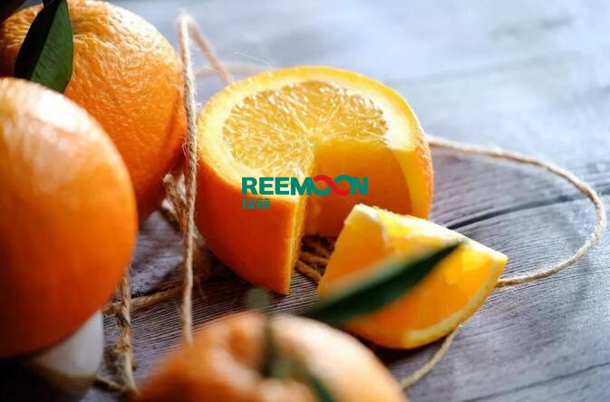 “我們的基地收藏是針對目前農業產銷的現狀和困難：對于農民來說，農民只知道憑經驗種田，看天吃飯，不知道把東西賣到哪里，賣給誰，怎么賣。到什么程度；對于消費者來說，這也會讓他們很難買到自己需要的東西。”王偉在介紹阿里做基地收藏項目的初衷時說。“秭歸是個貧困縣。目前，通過收集和收集，秭歸當地果農