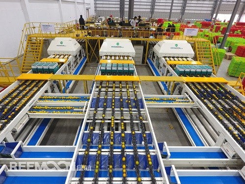 11月19日，以“產(chǎn)業(yè)興旺感黨恩，創(chuàng)新引領(lǐng)邁征程”為主題的2021贛南臍橙博覽會暨贛南臍橙產(chǎn)業(yè)發(fā)展五十周年紀(jì)念活動在“贛南臍橙發(fā)祥地”——信豐縣安西鎮(zhèn)啟動。綠萌作為本土科技智能企業(yè)，以科技創(chuàng)新為博覽會添彩。贛南臍橙是世界柑橘產(chǎn)業(yè)的一面旗幟，成功躋身“中國馳名商標(biāo)”。五十年來，贛南臍橙已成為贛州名副其實的農(nóng)業(yè)