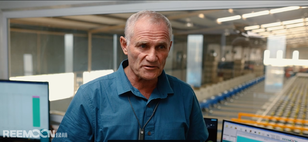 如何確保柑橘品質(zhì)的一致性，提高柑橘分選包裝效率，打造高品質(zhì)柑橘品牌，是目前眾多柑橘包裝廠面臨的一大問(wèn)題。Ambrosia Citrus Estate便是其中之一。在擁有美麗山區(qū)的南非林波波省，Ambrosia Citrus Estate公司每年收獲超過(guò)21,000噸水果。作為本地水果的自主出口商，Ambrosia被譽(yù)為該地區(qū)頂尖的柑橘生產(chǎn)商之一。Ambrosia C